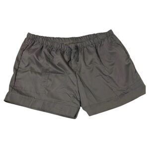 Grey Shorts Size 4XL with pockets and a synchable waist